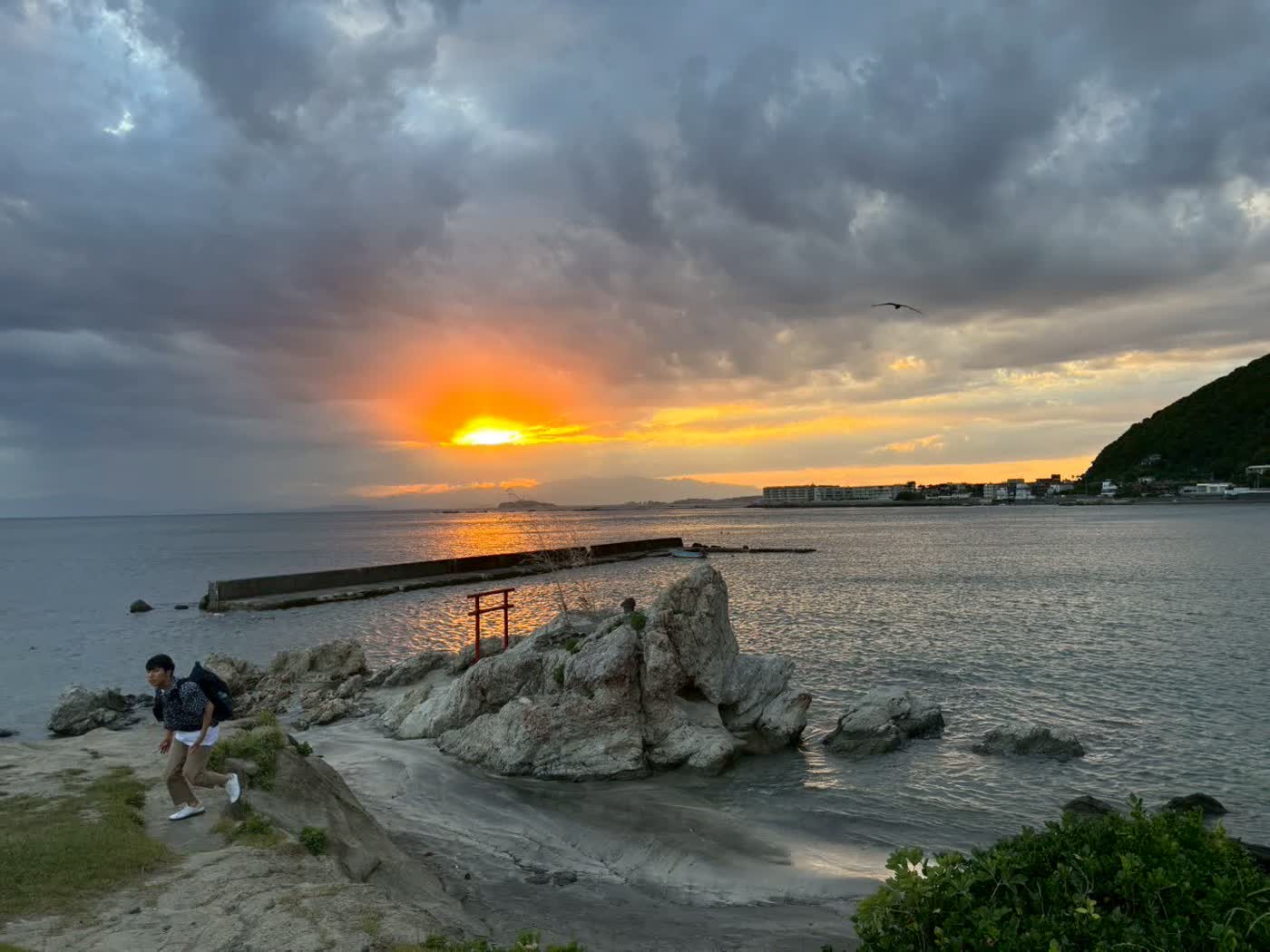 海邊的鳥居與黃昏